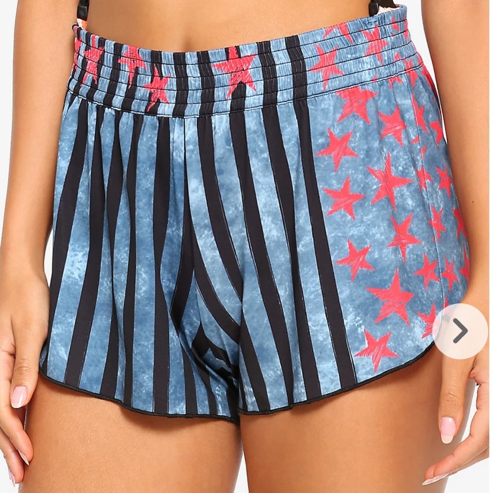 DC Comics Birds Of Prey Harley Quinn Shorts and tattoo tights from party city